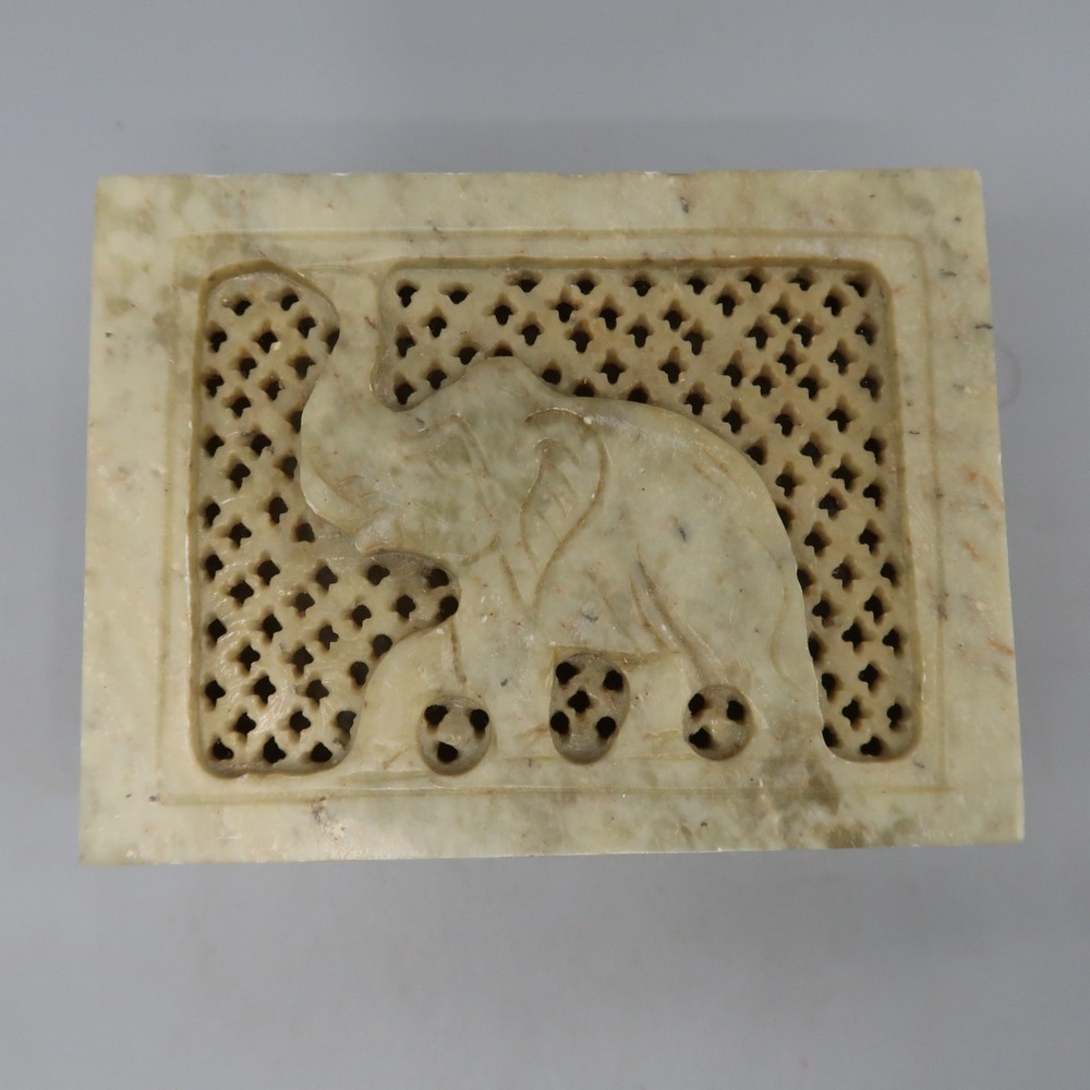 Vintage Hand‎ Carved Elephant Soap Stone Marble Trinket Jewelry Box Hinged Lid